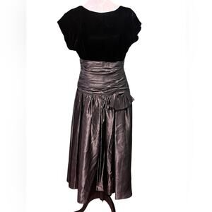Vintage 1980’s Patty O’Neil black and gray velour prom dress